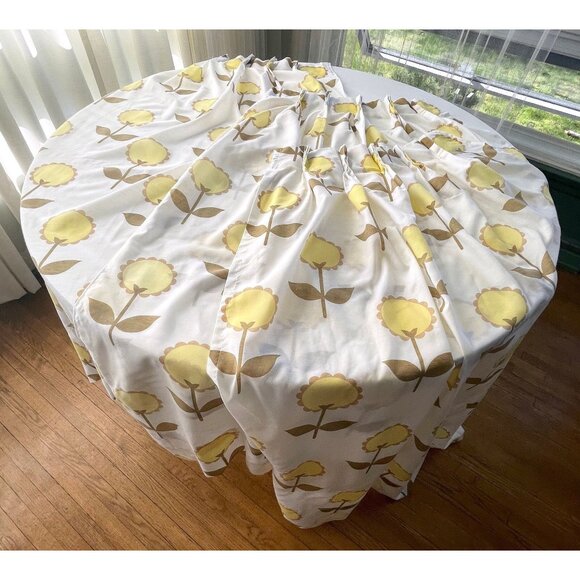 Vintage 70s pleated curtain, large yellow daisies white background, single panel - Picture 4 of 10